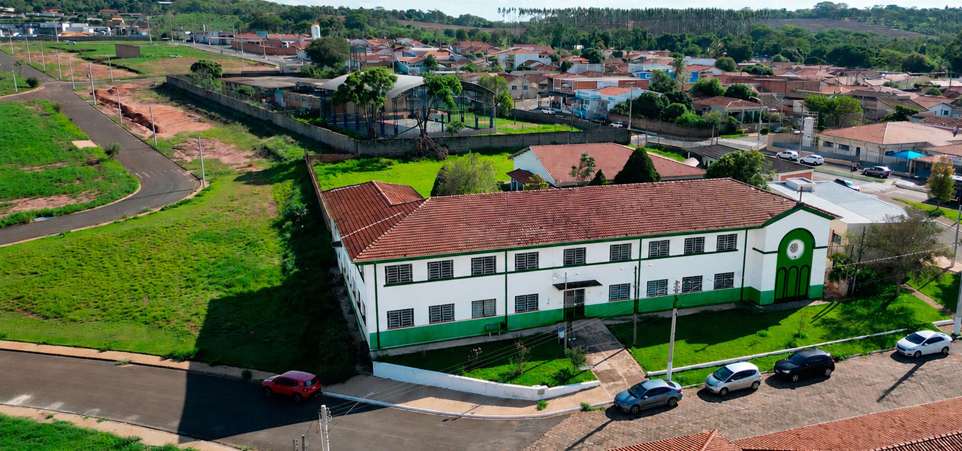 Vista aérea do prédio do IMES-SM, no distrito de Aparecida de São Manuel