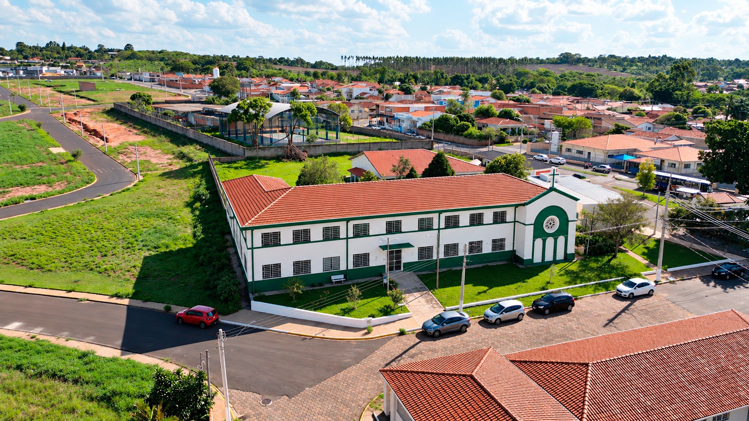 Vista aérea do prédio do IMES São Manuel e do entorno
